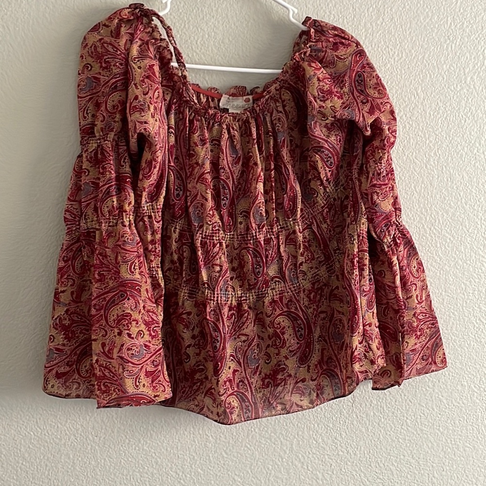Flared arm blouse